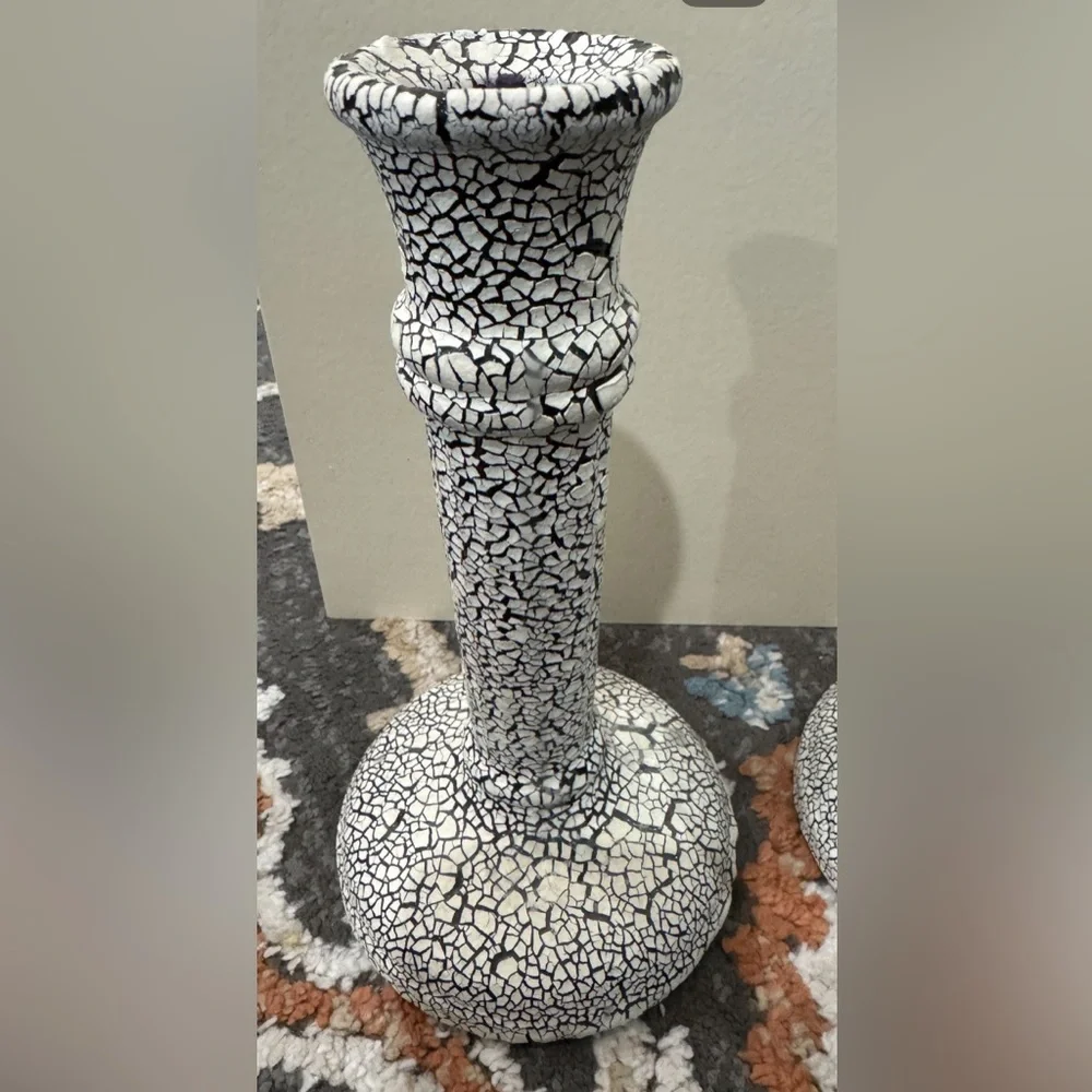 ROYAL HAEGER-BLACK & IVORY CRACKLE FINISH‎ COLUMN CANDLE HOLDERS SET OF 2